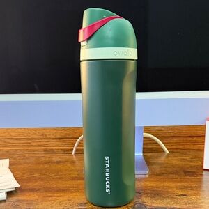 Owala Green Water Bottle with Red Accent NWOT, has been hand washed